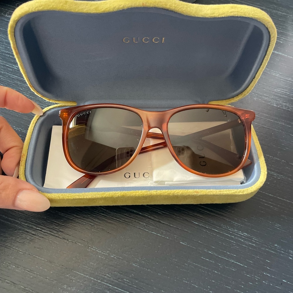 Gucci Sunglasses.
Series GG0263.